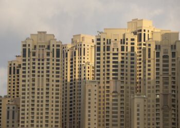 Featured image for: Top 5 Luxury Apartment Communities in Dubai for 2025 (List and profile the top 5 luxury communities (e.g., Palm Jumeirah, Downtown Dubai). Cover unique amenities, price ranges, lifestyle appeal, and investment potential for each.)