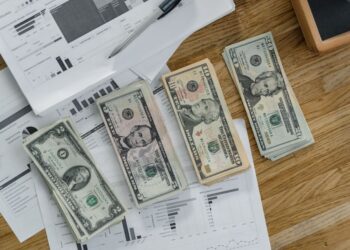 Featured image for: Compound Interest Explained: The Millionaire's Secret Weapon